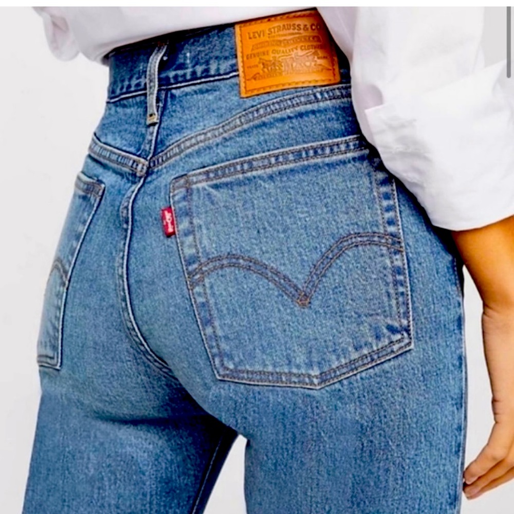 Levi’s Wedgie